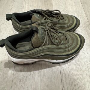 Nike women’s Olive Green air max Sneakers